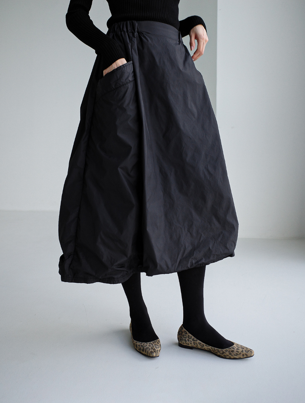치마 모델 착용 이미지-S14L1