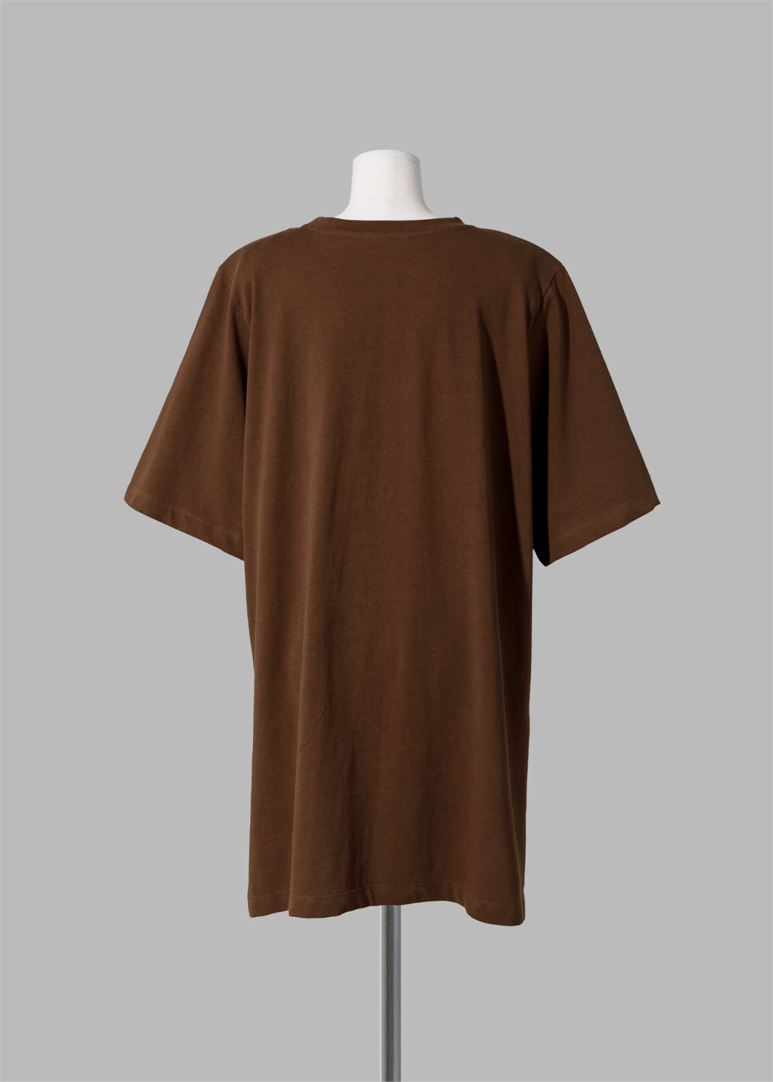 반팔 티셔츠 브라운 색상 이미지-S1L7